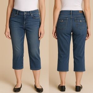 Levi’s Mid Rise Stretch Medium Wash Cropped Capri Jeans Size 32"